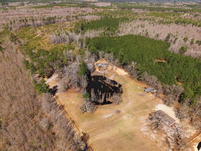 662 Country Pond Lane, Cross, SC 29436