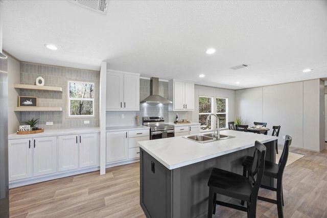 662 Country Pond Lane, Cross, SC 29436