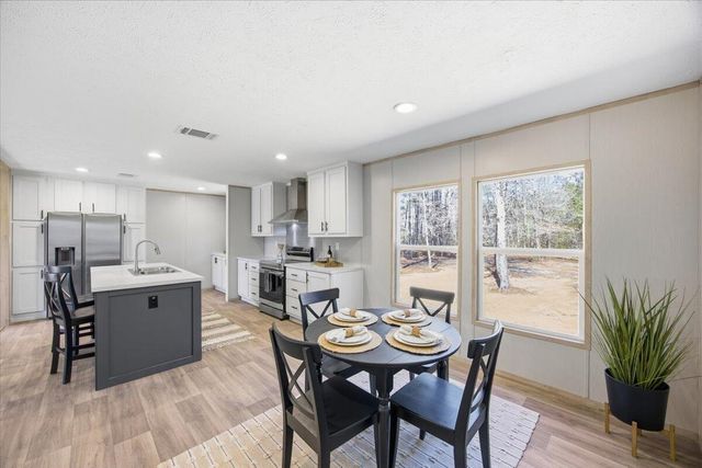 662 Country Pond Lane, Cross, SC 29436