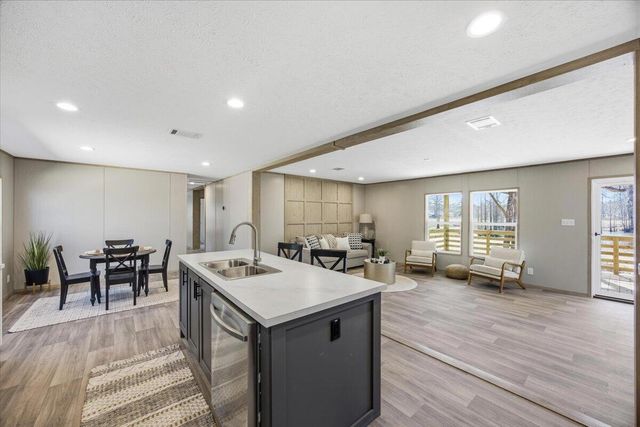 662 Country Pond Lane, Cross, SC 29436