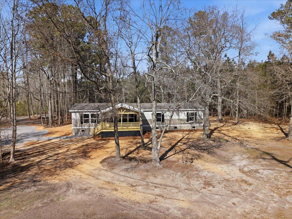 662 Country Pond Lane, Cross, SC 29436