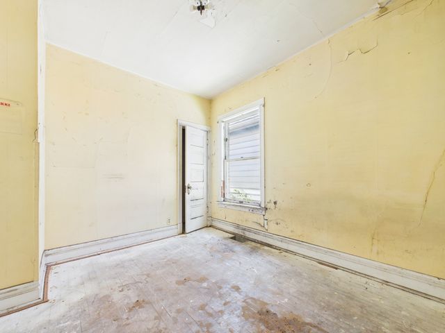 7955 S Ridgeland Avenue, Chicago, IL 60617
