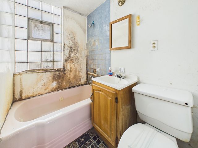 7955 S Ridgeland Avenue, Chicago, IL 60617