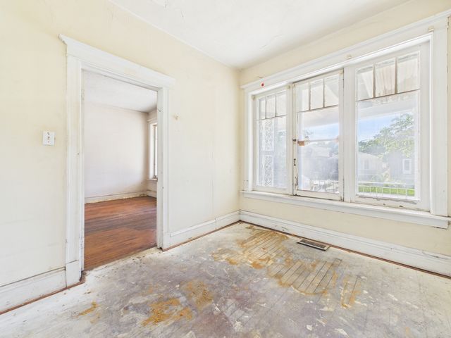 7955 S Ridgeland Avenue, Chicago, IL 60617