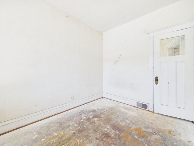 7955 S Ridgeland Avenue, Chicago, IL 60617