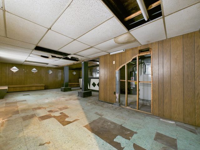 7955 S Ridgeland Avenue, Chicago, IL 60617