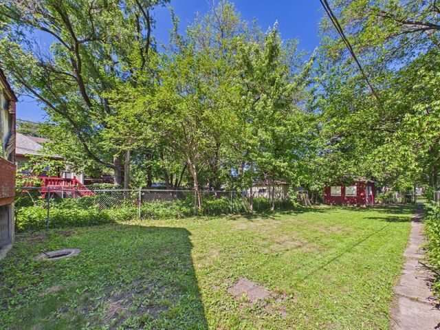 7955 S Ridgeland Avenue, Chicago, IL 60617