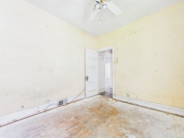 7955 S Ridgeland Avenue, Chicago, IL 60617
