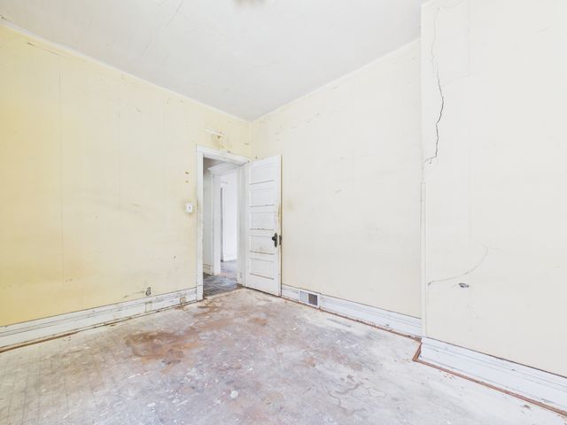 7955 S Ridgeland Avenue, Chicago, IL 60617