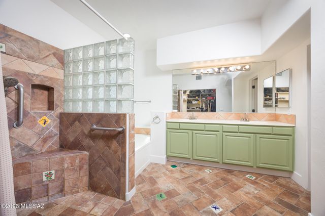 13714 E Placita Copechi, Vail, AZ 85641