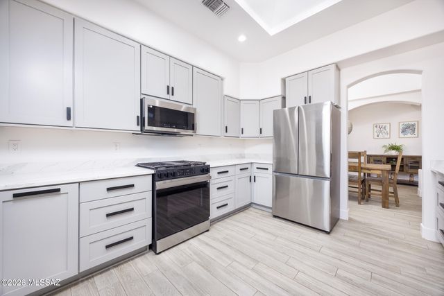 13714 E Placita Copechi, Vail, AZ 85641