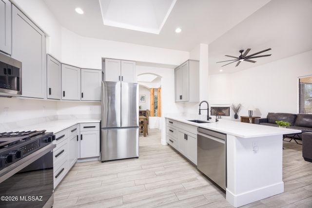 13714 E Placita Copechi, Vail, AZ 85641