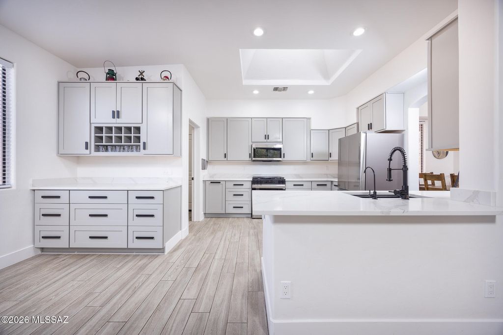 13714 E Placita Copechi, Vail, AZ 85641