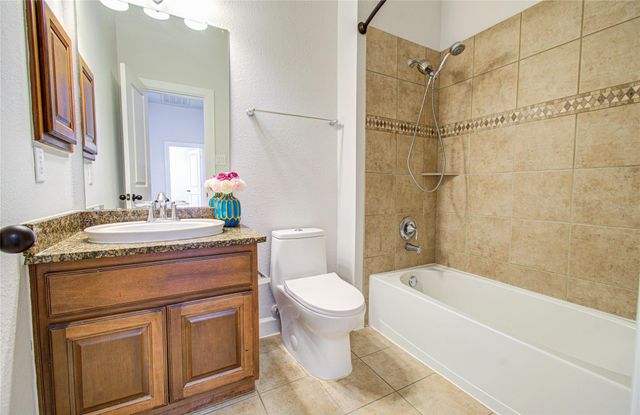 814 Hollington Way, Sugar Land, TX 77479