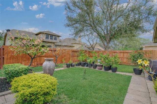 814 Hollington Way, Sugar Land, TX 77479