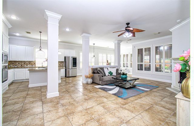 814 Hollington Way, Sugar Land, TX 77479