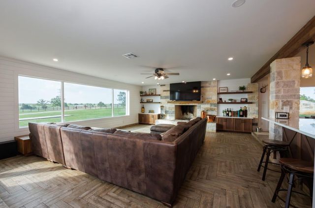 187 N Cedar Creek DR, Cedar Creek, TX 78612