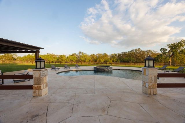 187 N Cedar Creek DR, Cedar Creek, TX 78612