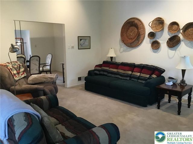 3605 Chalmette Road, South Whitehall Twp, PA 18104