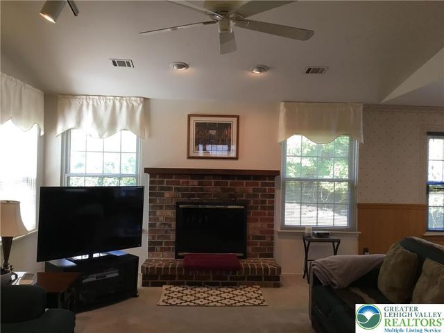 3605 Chalmette Road, South Whitehall Twp, PA 18104