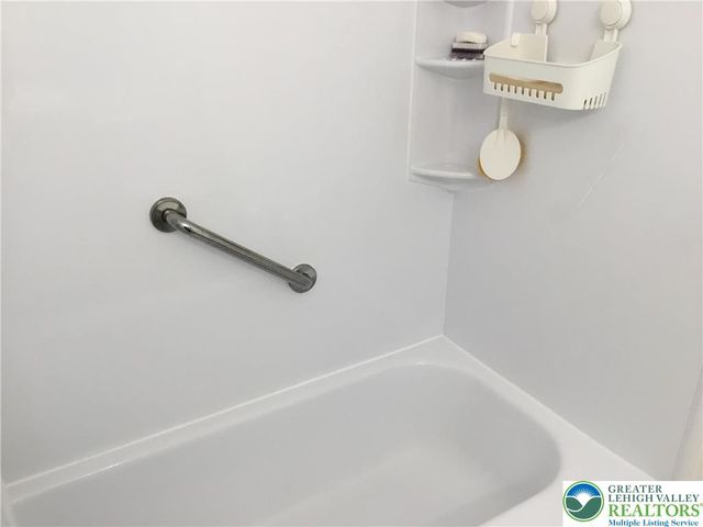 3605 Chalmette Road, South Whitehall Twp, PA 18104