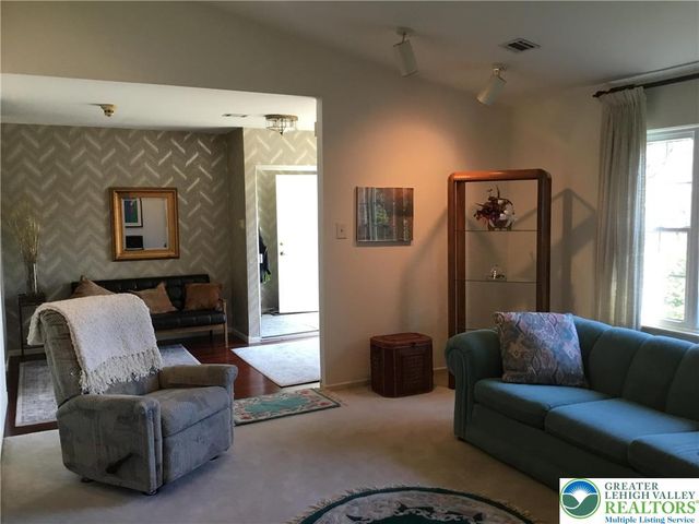 3605 Chalmette Road, South Whitehall Twp, PA 18104
