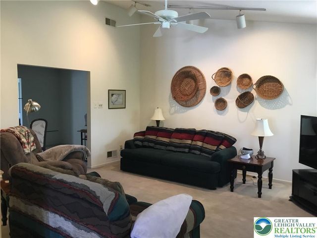 3605 Chalmette Road, South Whitehall Twp, PA 18104