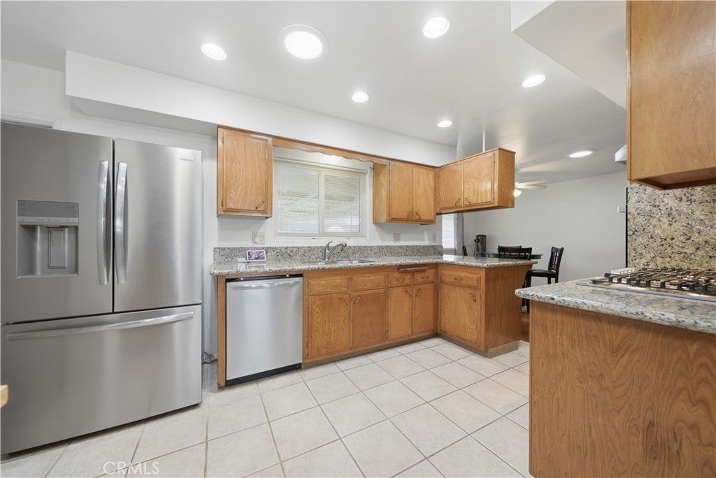 Image 4 of property listing at 28561 Middlebury, Sun City, CA 92586