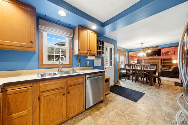 5976 Margaret Ann Drive, Hamburg, NY 14085