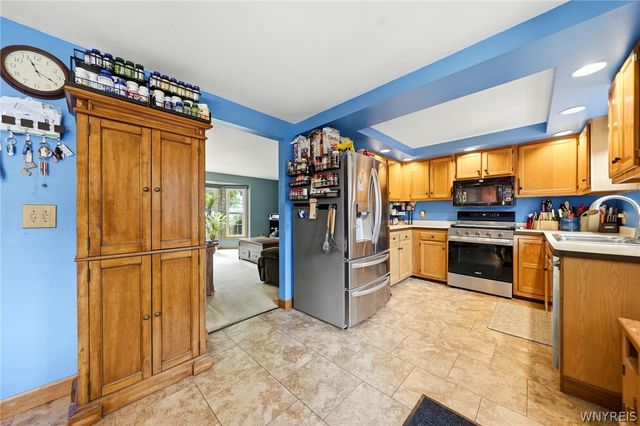 5976 Margaret Ann Drive, Hamburg, NY 14085