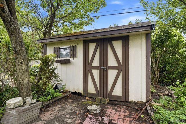 5976 Margaret Ann Drive, Hamburg, NY 14085