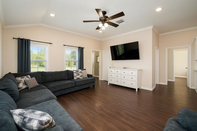 504 Abney St, Gilmer, TX 75645