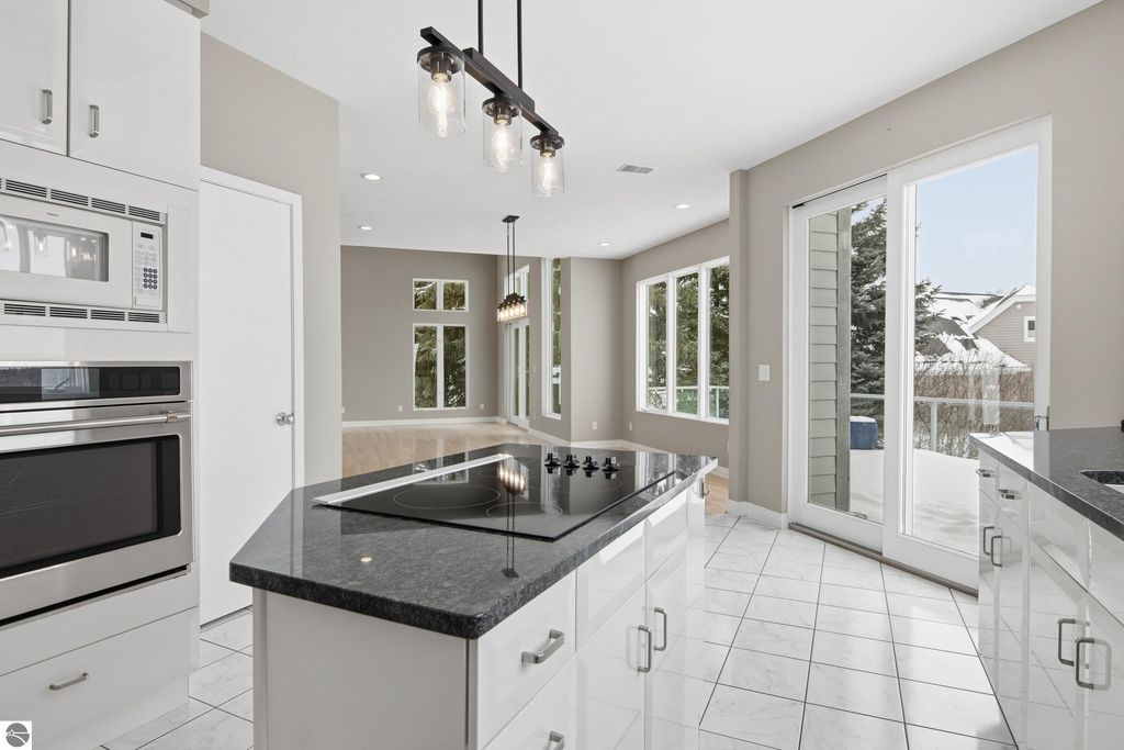 Image 13 of property listing at 7852 Underwood Ridge, Traverse City, MI 49686