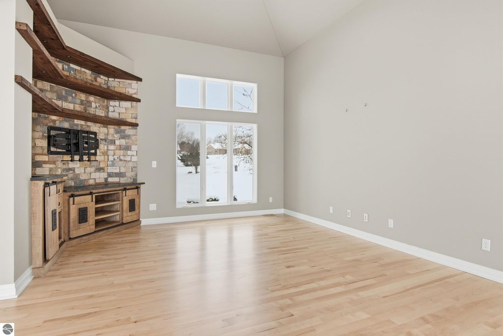 Image 20 of property listing at 7852 Underwood Ridge, Traverse City, MI 49686