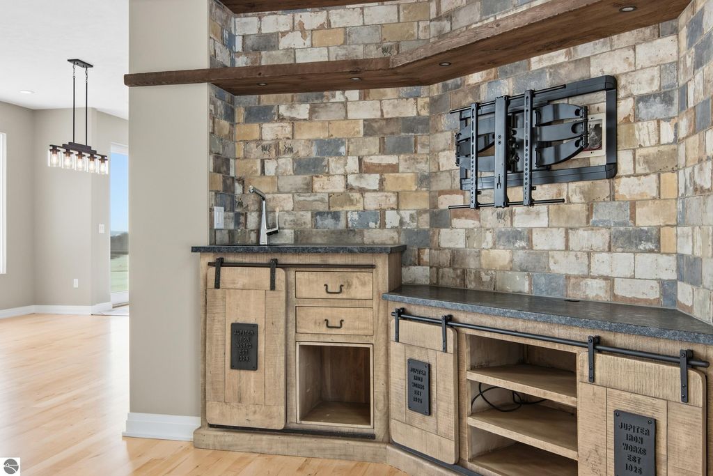 Image 23 of property listing at 7852 Underwood Ridge, Traverse City, MI 49686