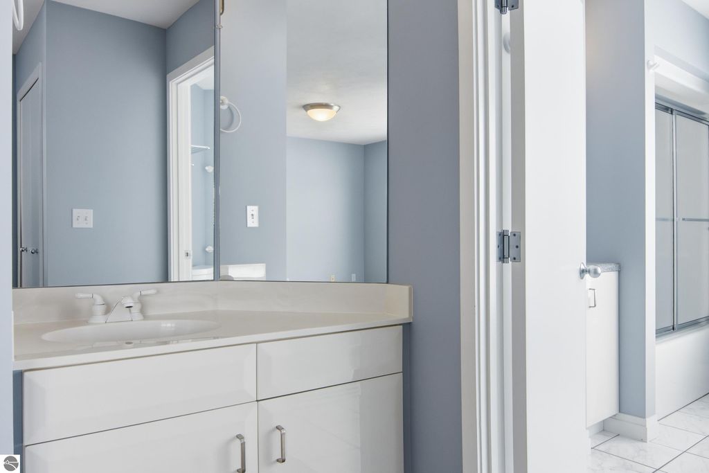 Image 25 of property listing at 7852 Underwood Ridge, Traverse City, MI 49686