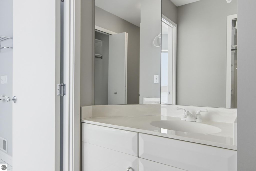 Image 28 of property listing at 7852 Underwood Ridge, Traverse City, MI 49686