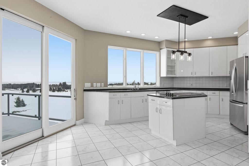 Image 9 of property listing at 7852 Underwood Ridge, Traverse City, MI 49686