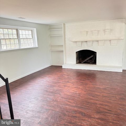 820 BARKLEY DR, Fredericksburg, VA 22407