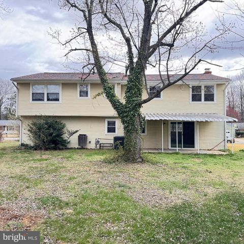 820 BARKLEY DR, Fredericksburg, VA 22407