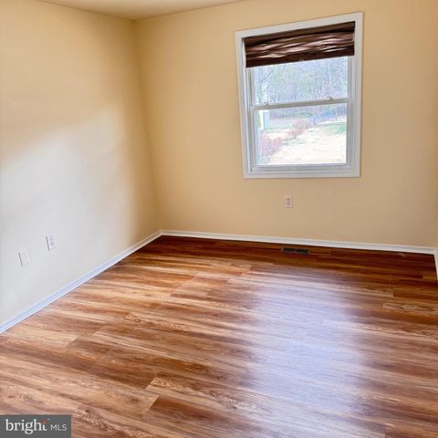 820 BARKLEY DR, Fredericksburg, VA 22407