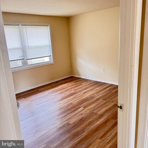 820 BARKLEY DR, Fredericksburg, VA 22407