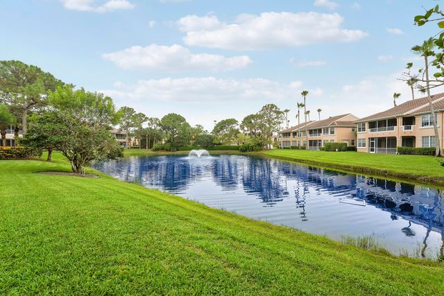 110 Legendary Circle, Palm Beach Gardens, FL 33418
