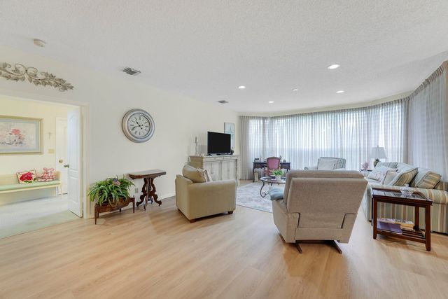 110 Legendary Circle, Palm Beach Gardens, FL 33418