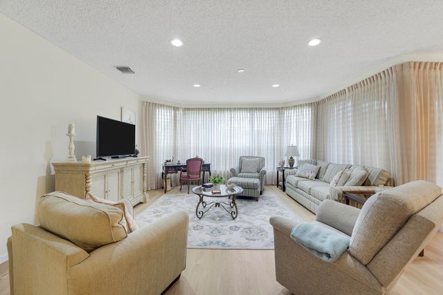 110 Legendary Circle, Palm Beach Gardens, FL 33418