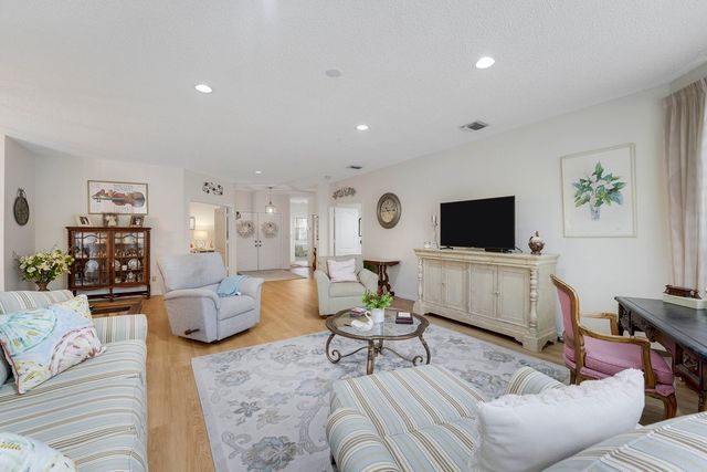 110 Legendary Circle, Palm Beach Gardens, FL 33418