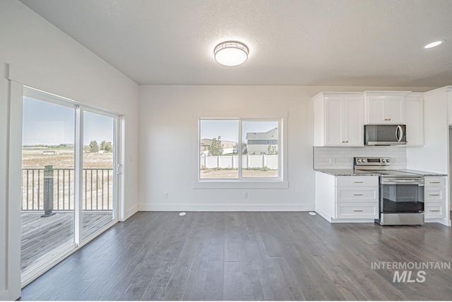 102 N Stocktrail Dr, Rigby, ID 83442