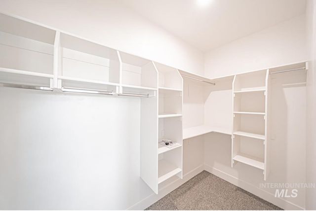 102 N Stocktrail Dr, Rigby, ID 83442