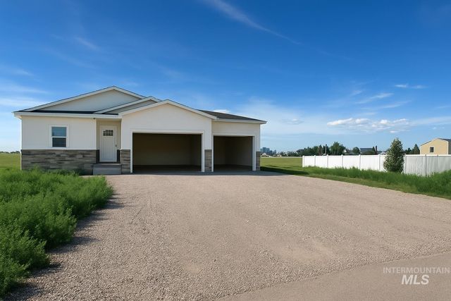 102 N Stocktrail Dr, Rigby, ID 83442