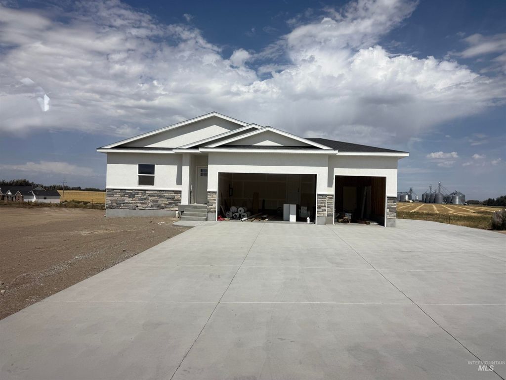 102 N Stocktrail Dr, Rigby, ID 83442
